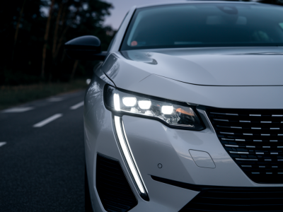 Améliorer la visibilité nocturne: quelles ampoules led homologuées choisir pour votre peugeot 308